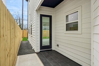 6644 Lozier St in Houston, TX - Building Photo - Building Photo