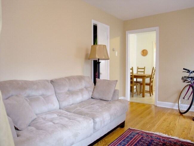 8401 Greenwood Ave in Silver Spring, MD - Foto de edificio - Building Photo