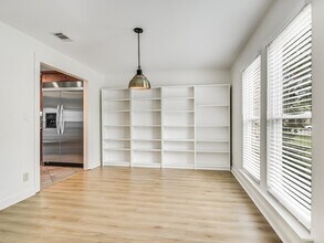 4302 Twisted Tree Dr in Austin, TX - Building Photo - Building Photo