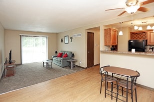 Wyndsor Terrace in Ames, IA - Building Photo