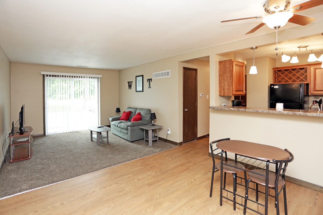 Wyndsor Terrace in Ames, IA - Building Photo