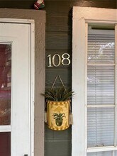 1015 E Yager Ln in Austin, TX - Foto de edificio - Building Photo