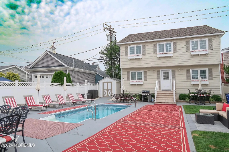 110 Fifth Ave in Belmar, NJ - Building Photo