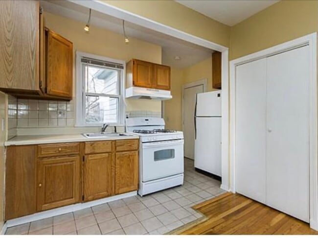 130 Fremont Ave, Unit 2L