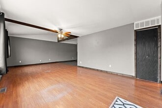 767-1 Heritage Rd in Valparaiso, IN - Building Photo - Building Photo