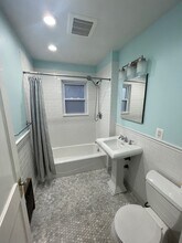 44 Waverley Ave, Unit Waverley in Newton, MA - Building Photo - Building Photo