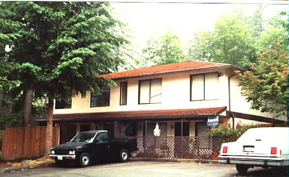 18332 Hurst Rd in Lynnwood, WA - Building Photo