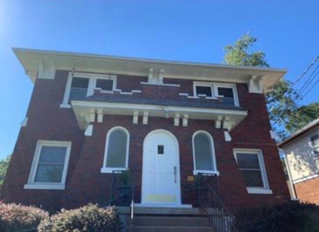 4419 Erie Ave, Unit 2 in Cincinnati, OH - Building Photo - Building Photo