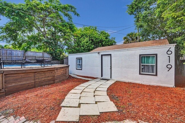 619 36th St in West Palm Beach, FL - Building Photo - Building Photo