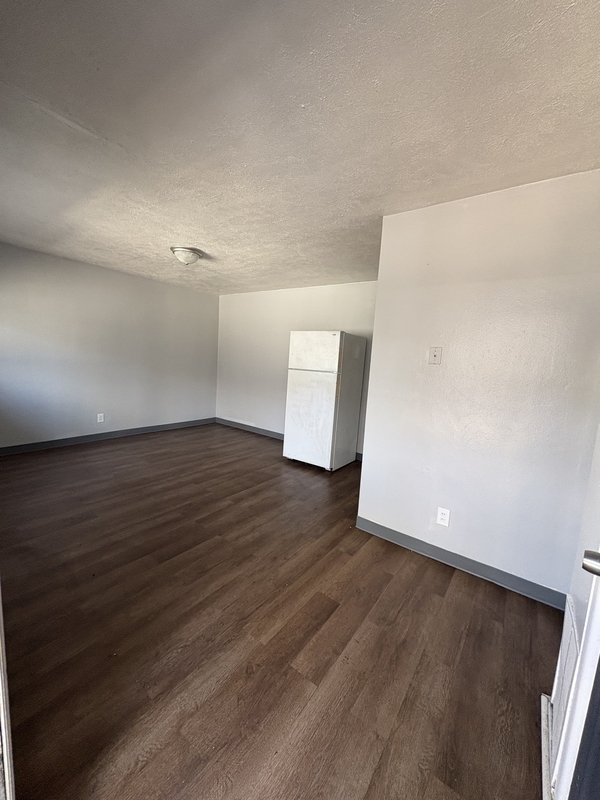 property at 270 E Nottingham Rd