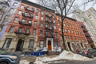 518 E 83rd St, Unit 2C in New York, NY - Foto de edificio - Building Photo