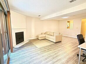 28 Apple Tree Hill Rd in Hopkinton, MA - Building Photo - Building Photo