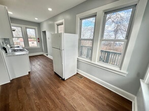 86 S Fulton St in Woodbridge Township, NJ - Foto de edificio - Building Photo