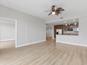 1945 S Ocean Dr in Hallandale Beach, FL - Building Photo - Building Photo