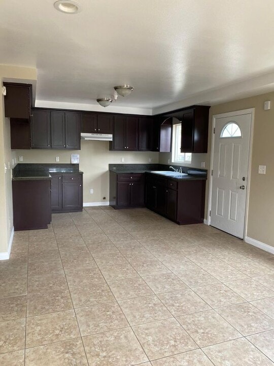 2307 E 117th in Los Angeles, CA - Building Photo