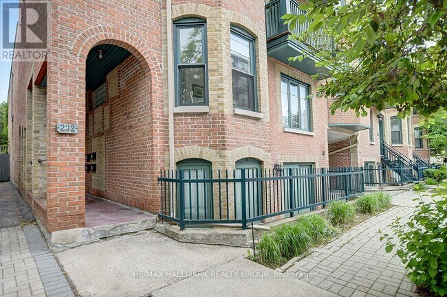 232 Rue Wilbrod St in Ottawa, ON - Building Photo - Building Photo