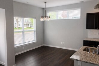 1610 Ellis Blvd NW in Cedar Rapids, IA - Building Photo - Building Photo