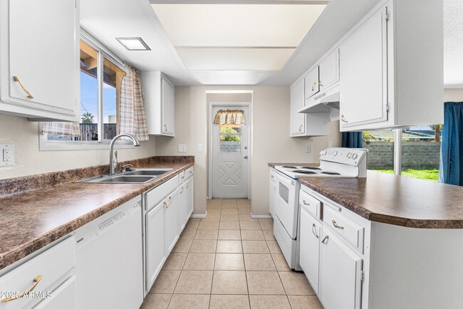 4401 W Claremont St in Glendale, AZ - Building Photo - Building Photo