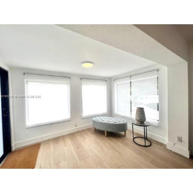 6848 N Miami Ave in Miami, FL - Foto de edificio - Building Photo