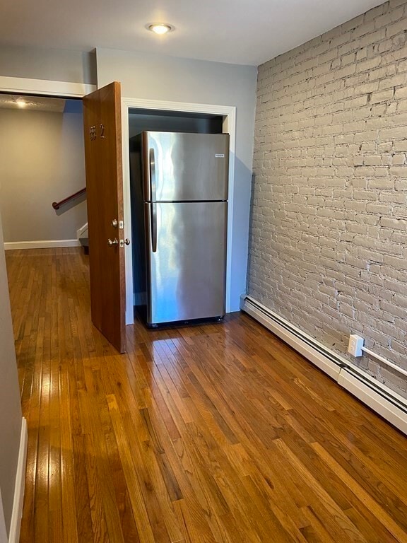 59 Marshall St, Unit 2 in Somerville, MA - Foto de edificio - Building Photo