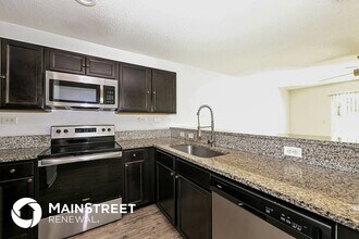 524 Eiseman Wy in Jacksonville, FL - Foto de edificio - Building Photo