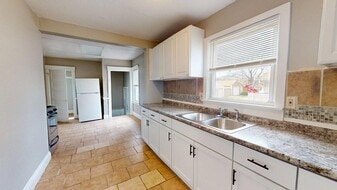 6011 Pear Ave in Cleveland, OH - Building Photo