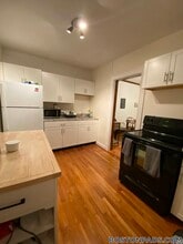 16 Lakeville Rd, Unit 7 in Boston, MA - Foto de edificio - Building Photo