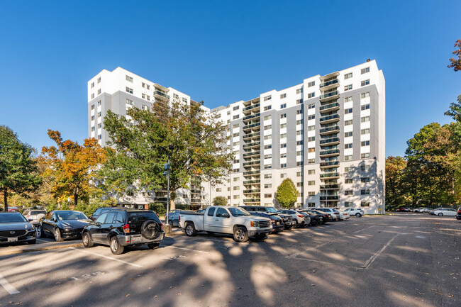 Takoma Overlook Condominium in Takoma Park, MD - Building Photo - Building Photo