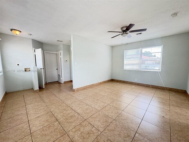 2525 N 23rd Ave in Hollywood, FL - Building Photo - Building Photo