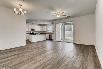 1285 Jaya Peak Ct., Unit Front in Henderson, NV - Building Photo - Building Photo