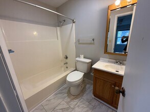 105 Milton Dr in Paducah, KY - Building Photo - Building Photo