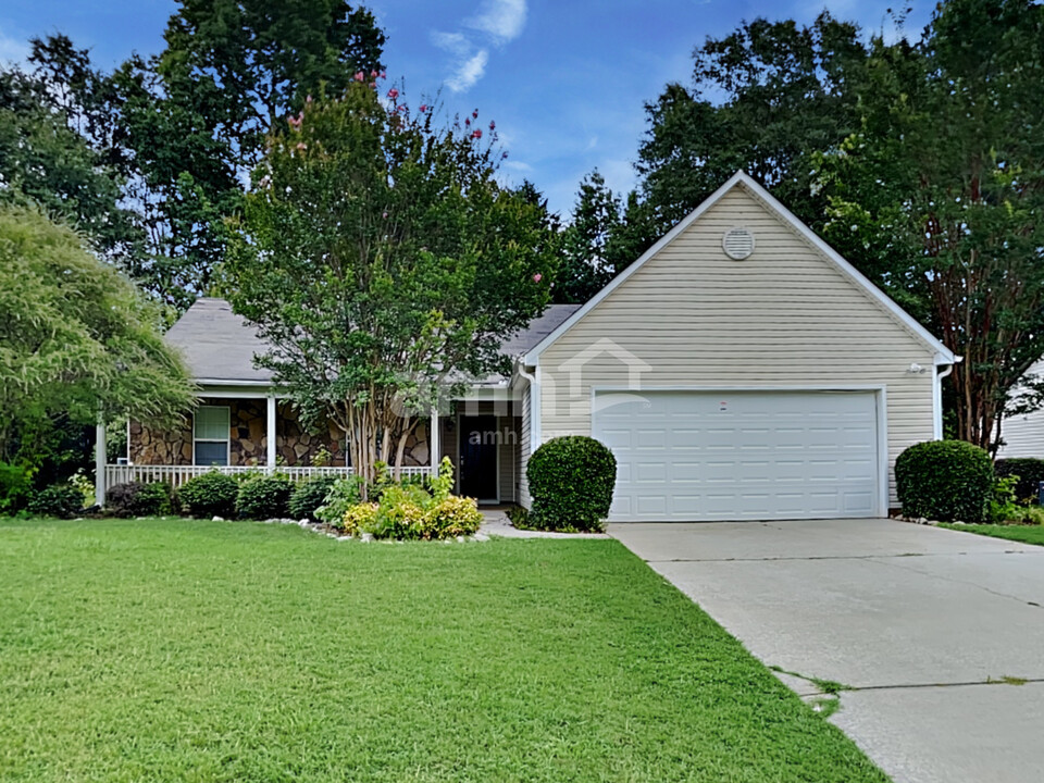 4122 Edenbrooke Cir in Loganville, GA - Foto de edificio