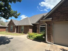 9908 Thompson Ave in Yukon, OK - Building Photo - Building Photo