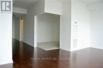 832-3832 Bay St. in Toronto, ON - Building Photo - Building Photo