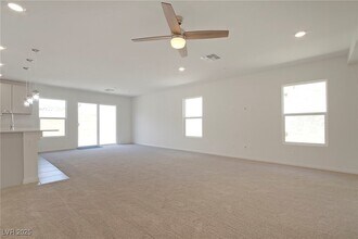8452 Vulturo Ave in Las Vegas, NV - Building Photo - Building Photo