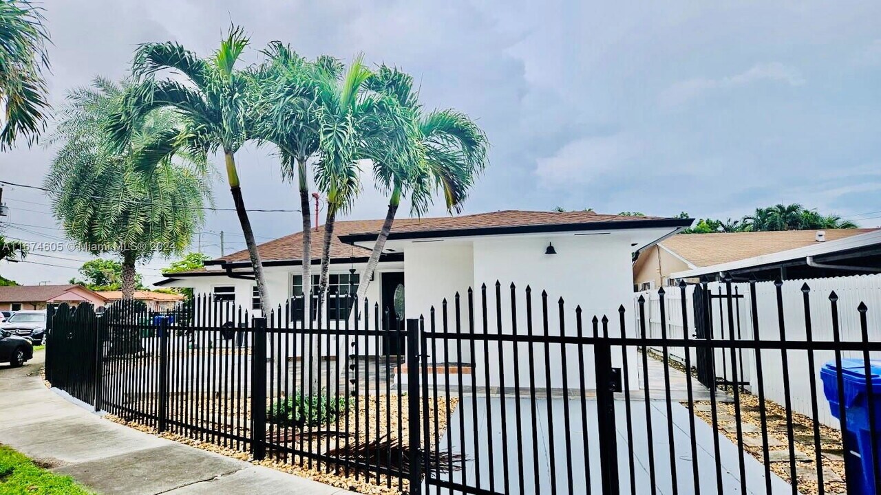3180 SW 25th Ter-Unit -2 in Miami, FL - Foto de edificio