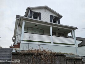 92 Diamond Ave in Wilkes-Barre, PA - Building Photo