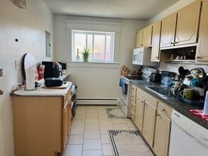 30 Westgate Rd, Unit 5 in Boston College, MA - Foto de edificio - Building Photo