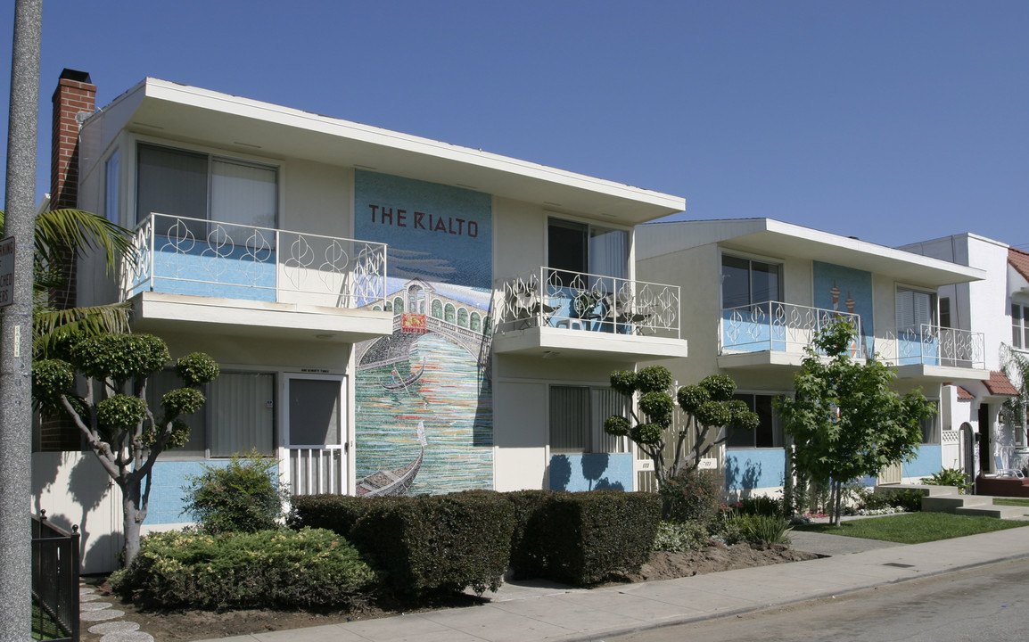 173-177 Roycroft Ave in Long Beach, CA - Building Photo