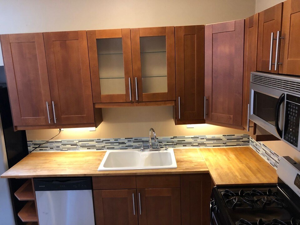 1520 Fernleaf St in Pittsburgh, PA - Building Photo