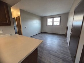 808 Davenport St in Le Claire, IA - Building Photo - Building Photo