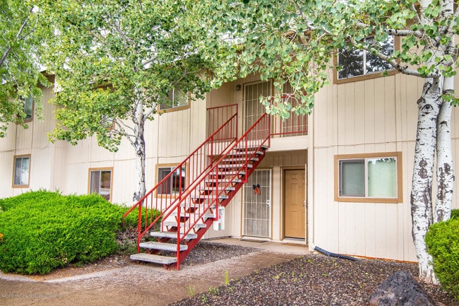 2401 West St in Flagstaff, AZ - Building Photo - Building Photo