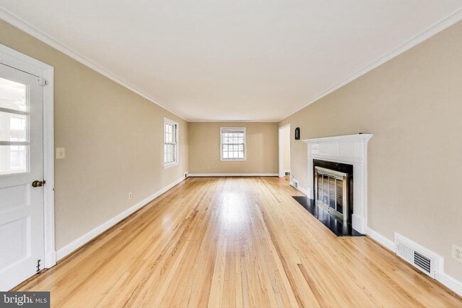 9326 W Parkhill Dr in Bethesda, MD - Building Photo - Building Photo