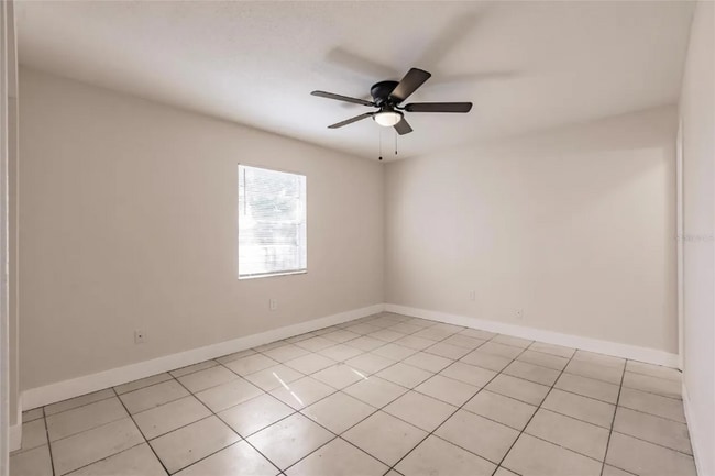 1665 Florence Ave in Englewood, FL - Foto de edificio - Building Photo