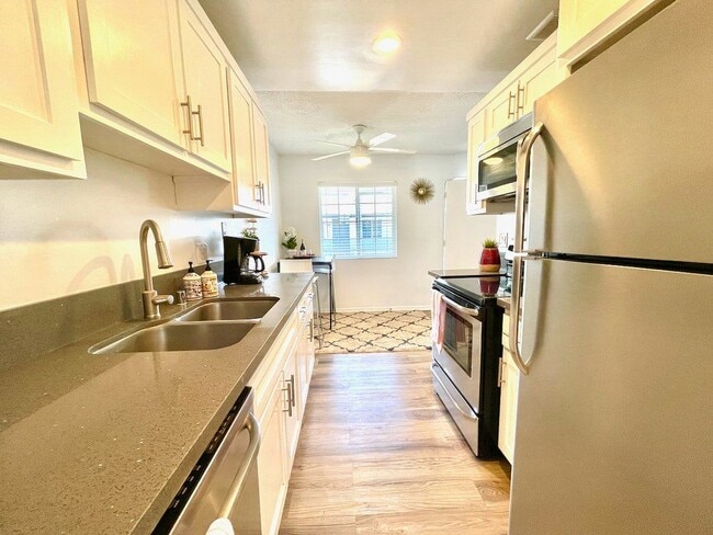 315 Junipero Ave in Long Beach, CA - Building Photo - Building Photo