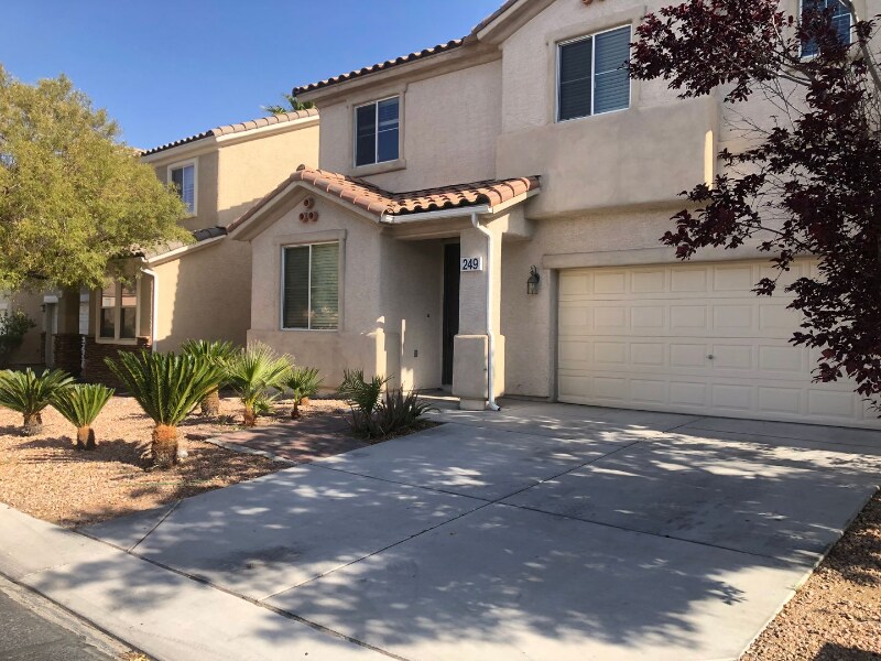 249 Fox Lake Ave in Las Vegas, NV - Building Photo