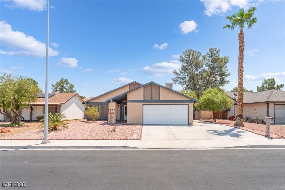 1713 Neptune Dr in Las Vegas, NV - Building Photo