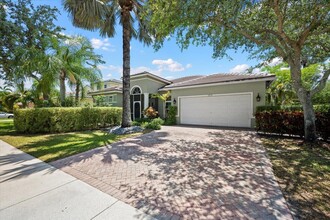 1575 Newhaven Point Ln in Royal Palm Beach, FL - Building Photo - Building Photo