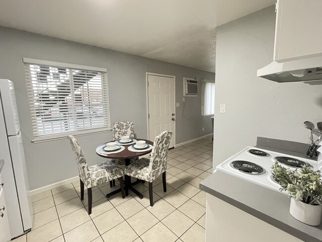 3544 Auburn Blvd in Sacramento, CA - Building Photo - Building Photo