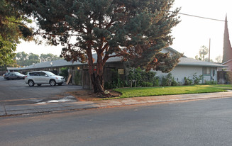 Evergreen Terrace in Modesto, CA - Building Photo